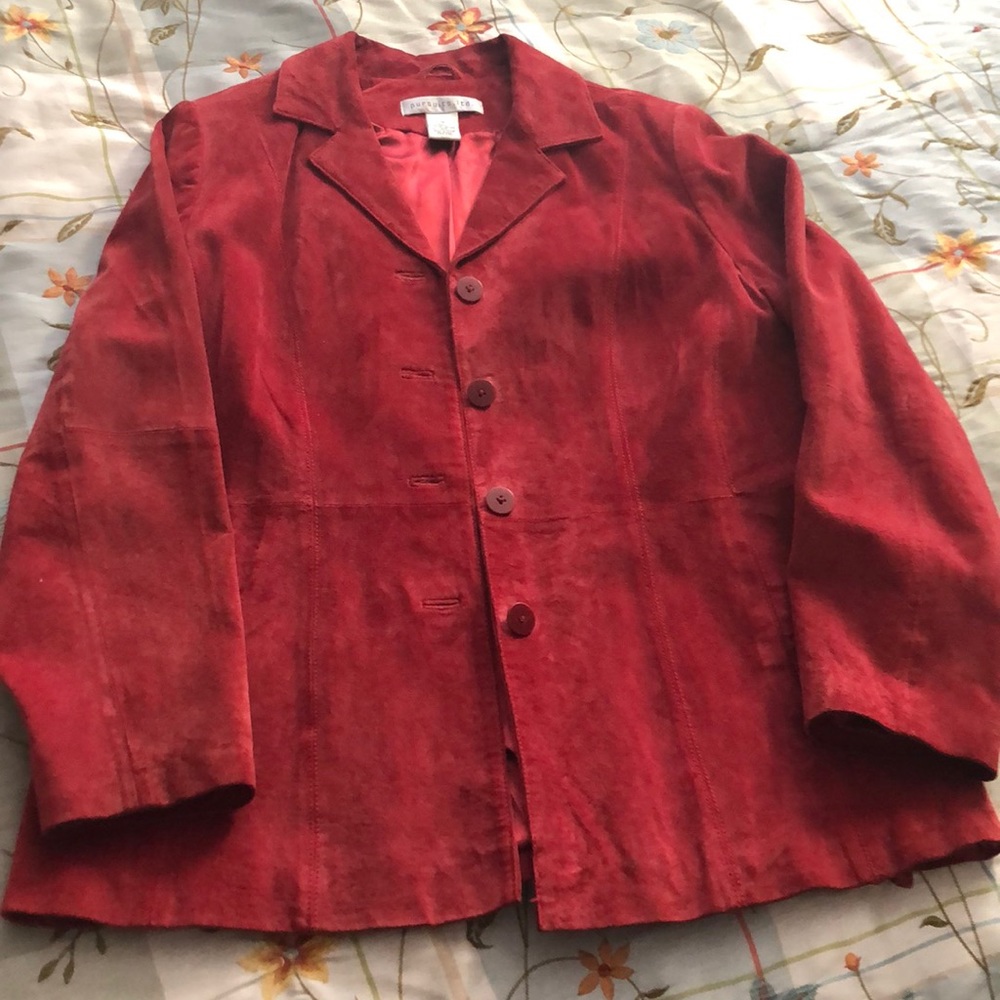 Maroon colored leather jacket. Pursuit medium size leather coat.